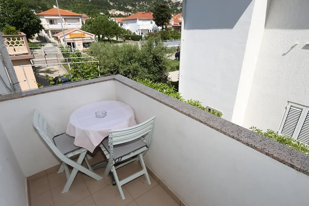 Apartments Ljubica Baška 0*,  Kroatien
